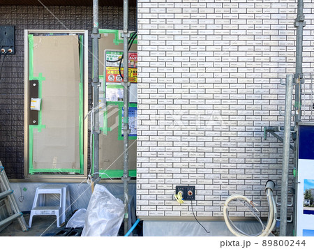 モダンな集合住宅の玄関周り工事