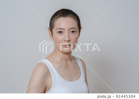 坊主刈りの写真素材