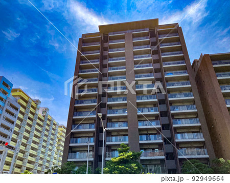 おしゃれなマンション街のイメージ