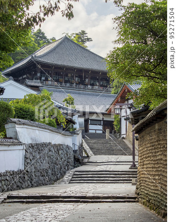 東大寺二月堂裏参道の写真素材 - PIXTA