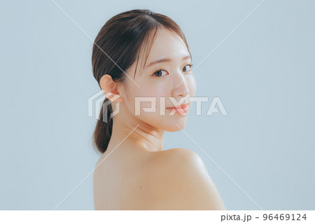 Female bust care upper body bare skin - Stock Photo [55402040] - PIXTA