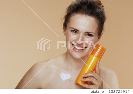 Bust of a woman before and after breast - Stock Photo [92138204] - PIXTA