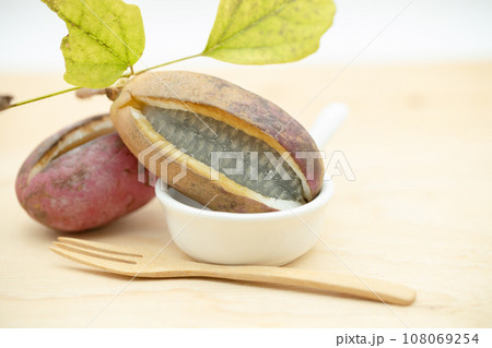 アケビ あけび 食べ物 美味しいの写真素材 - PIXTA