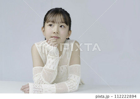 低学年ジュニアアイドル ジュニアアイドルの写真素材 - PIXTA