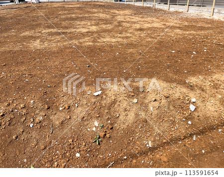 建設予定の住宅街にある更地のイメージ