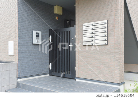 新築アパートの玄関先イメージ