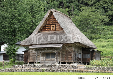 藁葺き屋根の家の写真素材 - PIXTA