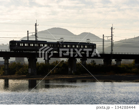 橋 鉄橋 電車 鉄道橋の写真素材 - PIXTA